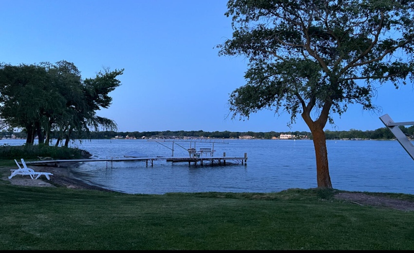 Back of house (lakeside)