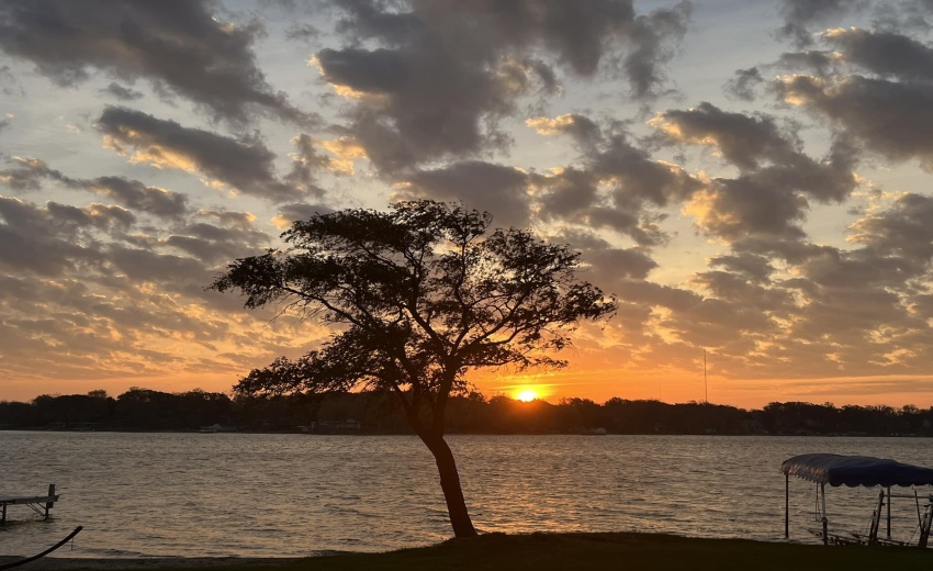 Back of house (lakeside)