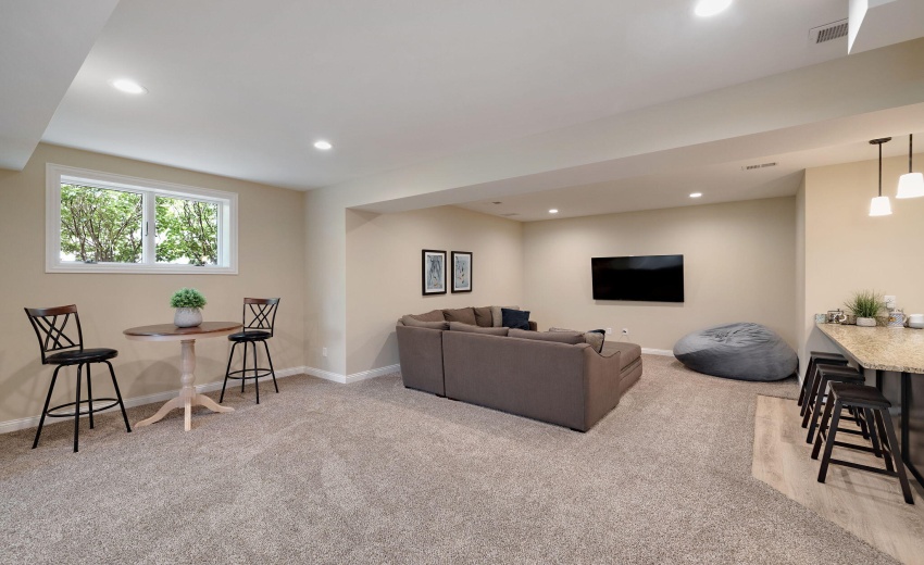 Spacious daylight basement