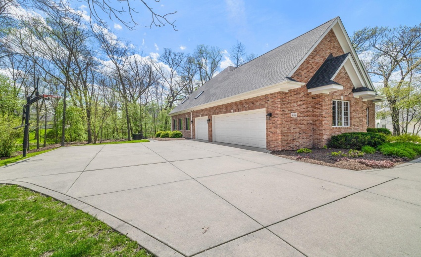 Oversized 3 car garage