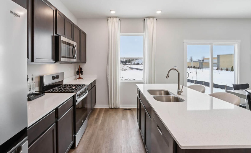 12-web-or-mls-Old Castle Rd-S0201-012