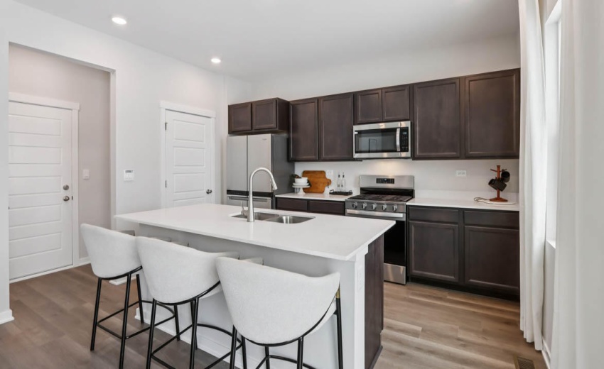 10-web-or-mls-Old Castle Rd-S0201-010