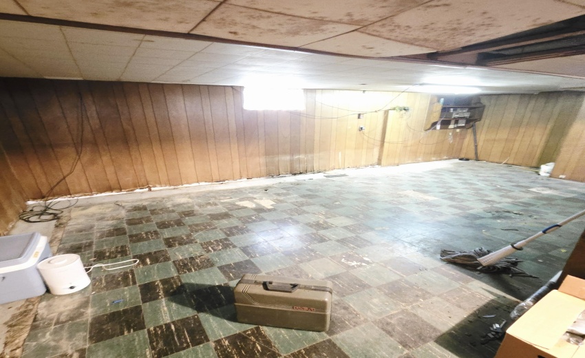 4947 Madison Basement 1