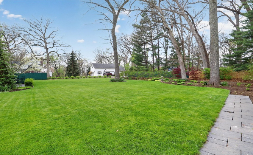 41-456-E-650-S-WindowStill