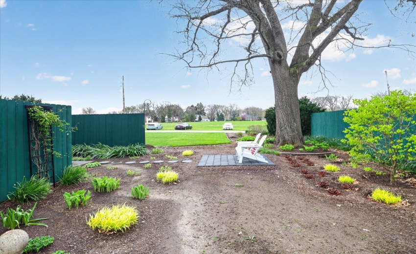 43-456-E-650-S-WindowStill