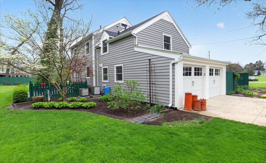 44-456-E-650-S-WindowStill