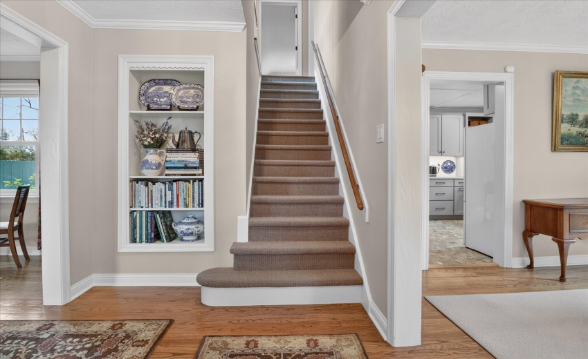 08-456-E-650-S-WindowStill