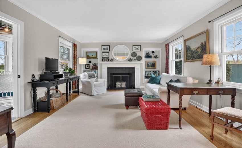 09-456-E-650-S-WindowStill