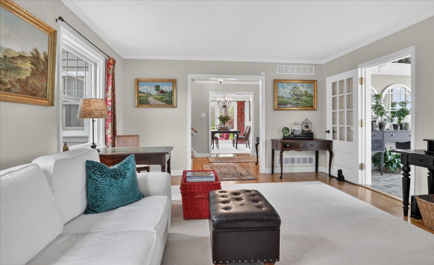 11-456-E-650-S-WindowStill