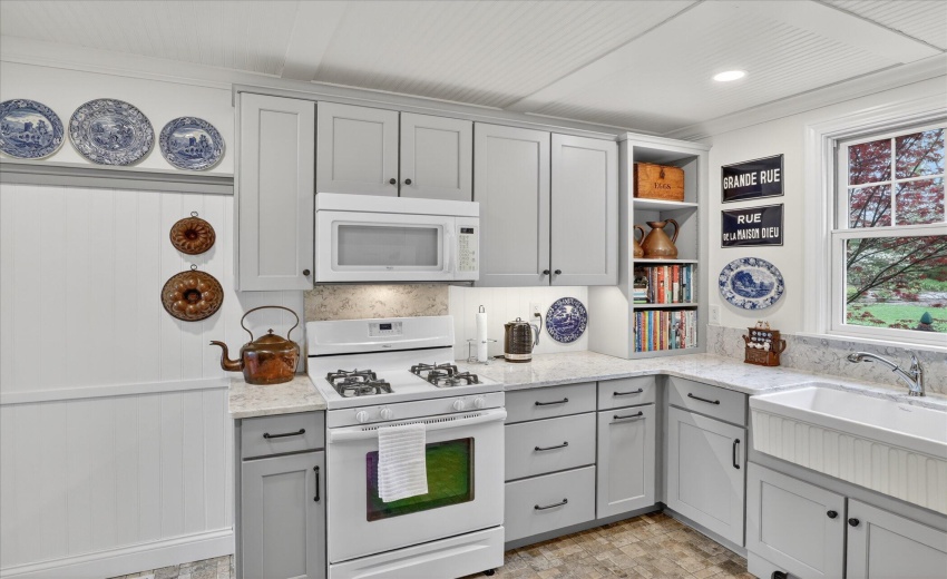 14-456-E-650-S-WindowStill