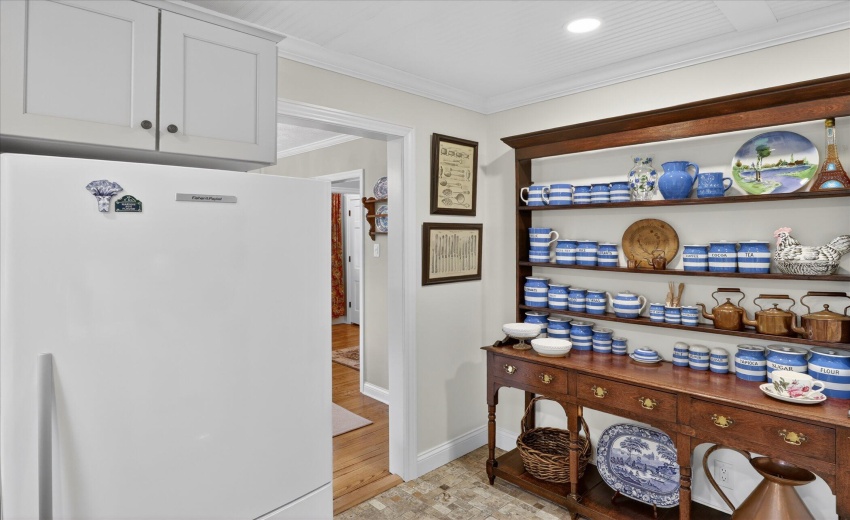 18-456-E-650-S-WindowStill