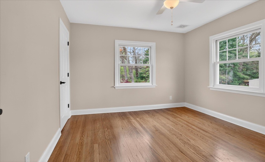 28-456-E-650-S-WindowStill