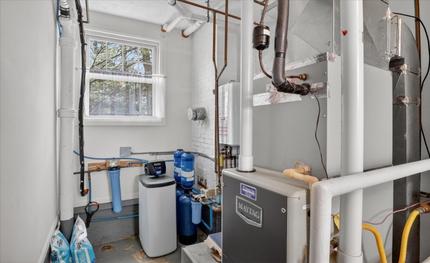 34-456-E-650-S-WindowStill