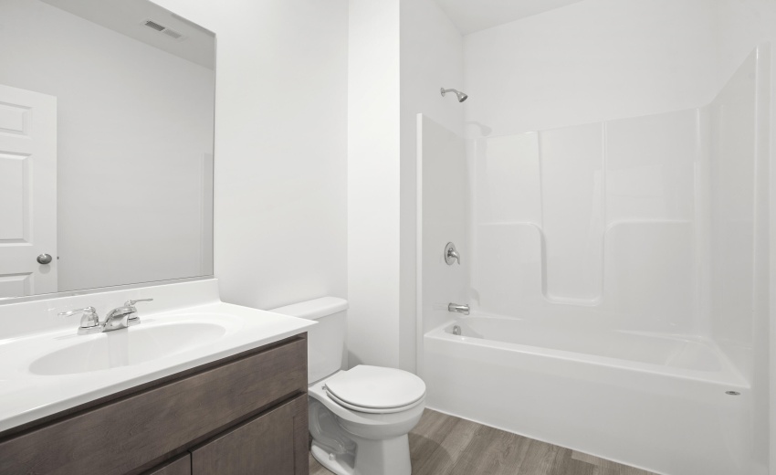 Dogwood Full bathroom