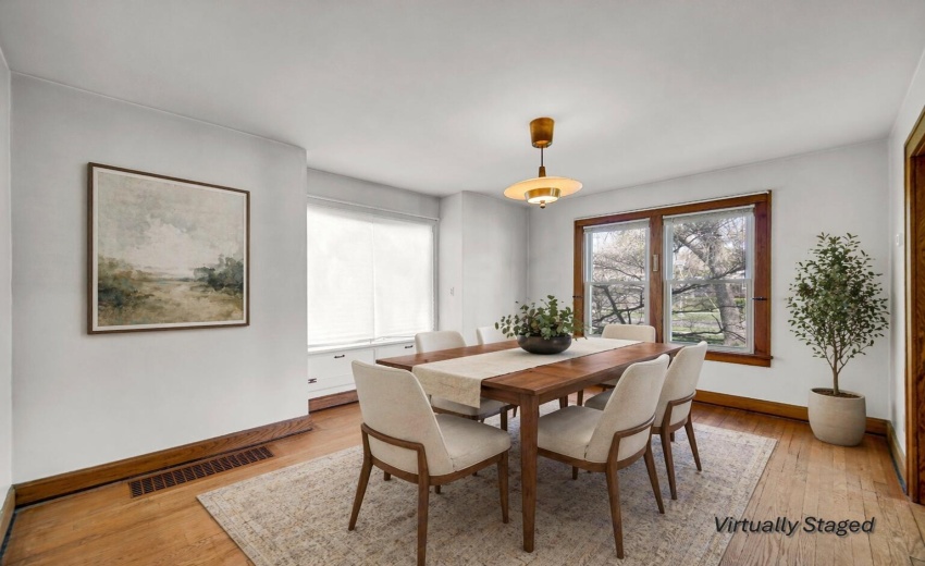 DR-virtuallystaged-415Elmhurst