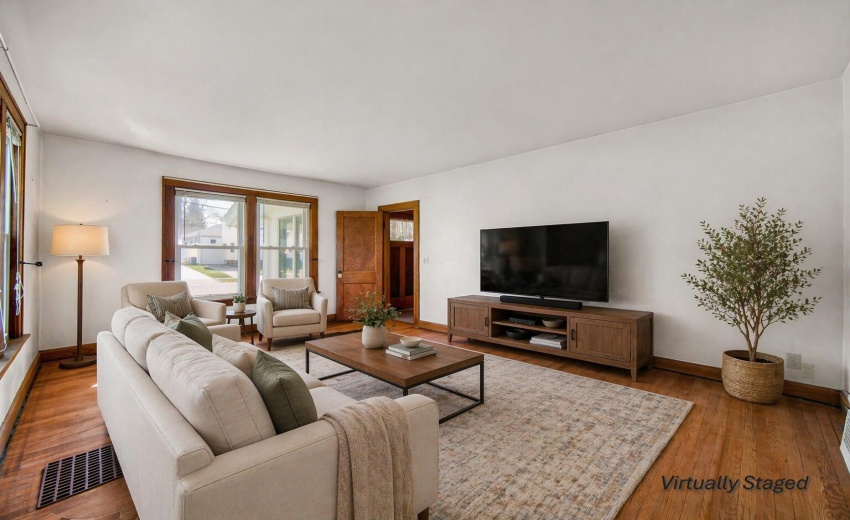 LR-virtuallystaged-415Elmhurst