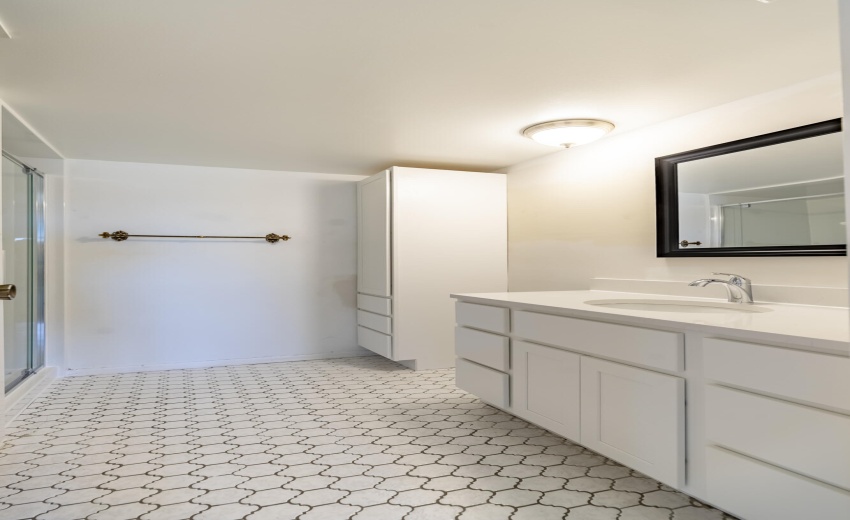 8750 Harrison Ave-22