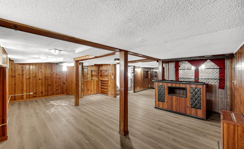 Full Finished Basement With Half Bath!