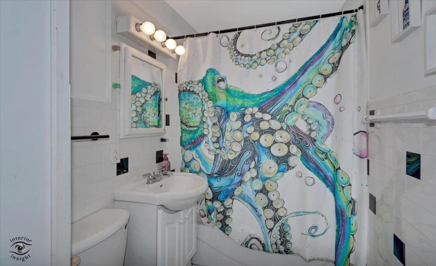 18-Bathroom