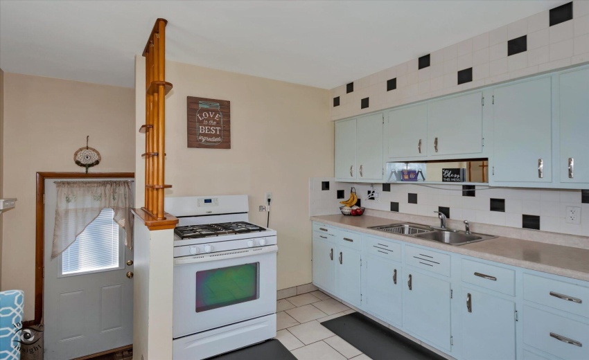 09-Kitchen