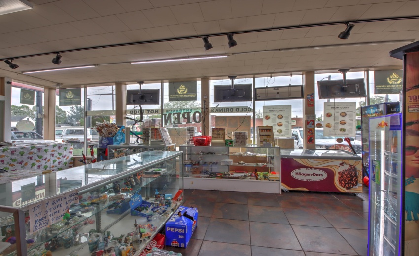 IMG_0756_57_58_59_60_61Interior 3
