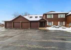 2545 Lakeshore Drive, Crown Point, Indiana, 3 Bedrooms Bedrooms, 7 Rooms Rooms,2 BathroomsBathrooms,Residential,For Sale,Lakeshore,NRA837865