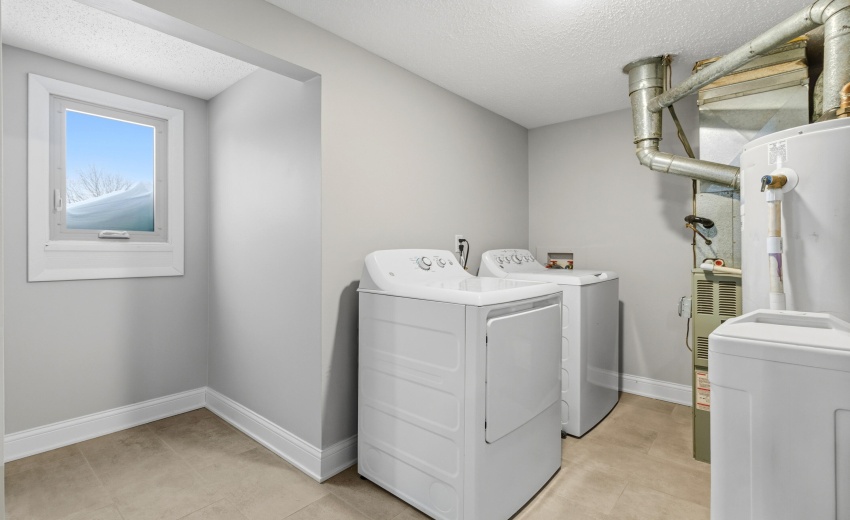 LAUNDRY RM