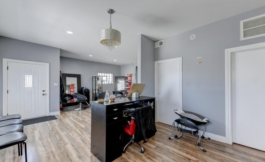 6525 Kennedy-30