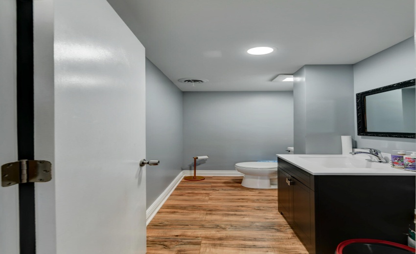 6525 Kennedy-27