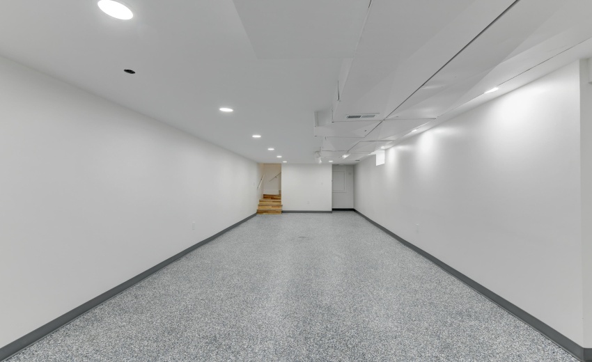 6525 Kennedy-25