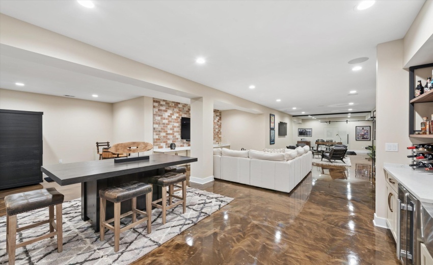 24-Family Room