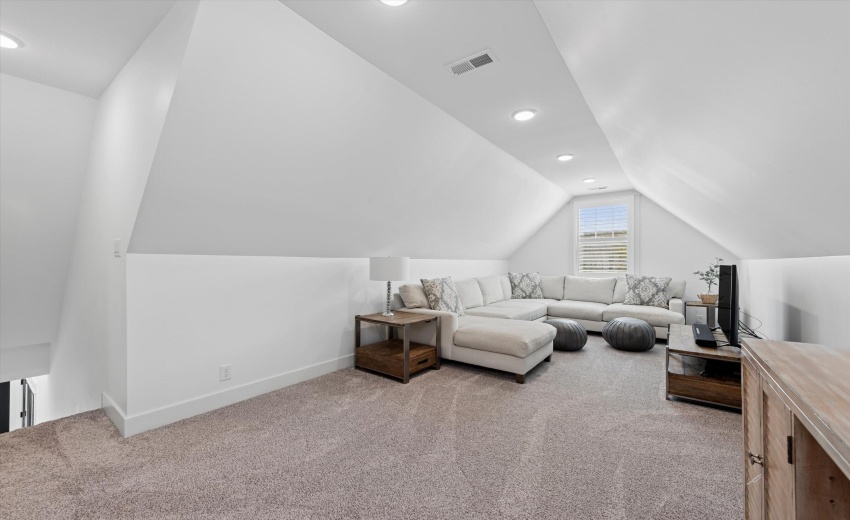 17-Bonus Room