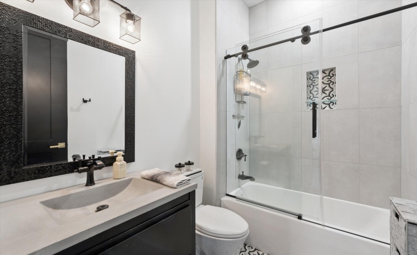 34-Bathroom