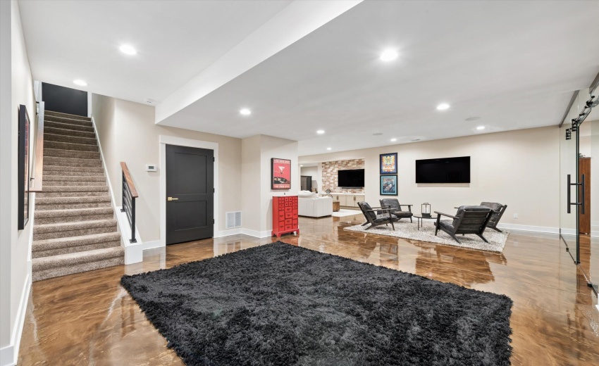 19-Family Room
