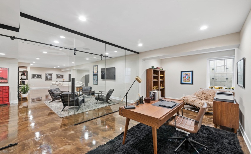 21-Family Room