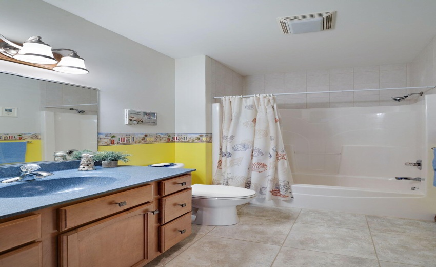 Full bath main floor