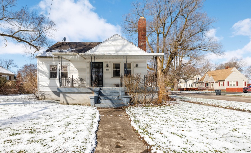 710 Second St Kentland-27