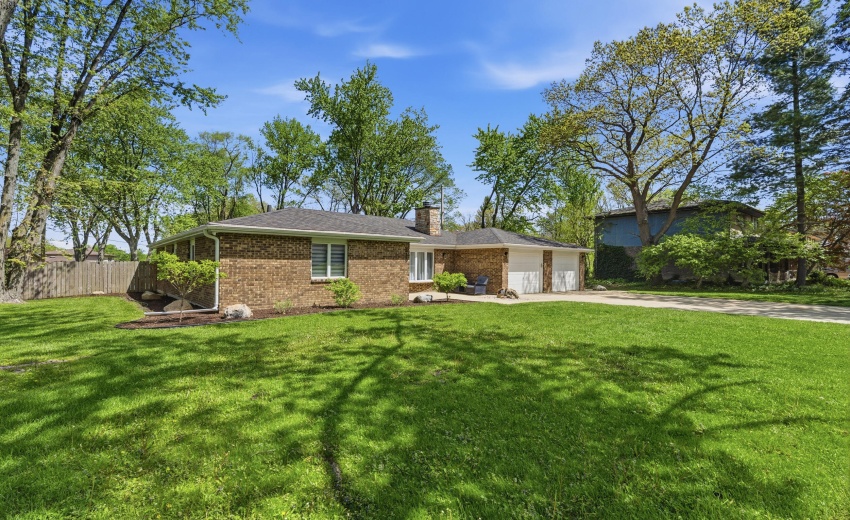 53_815 schilling dr - updated 2