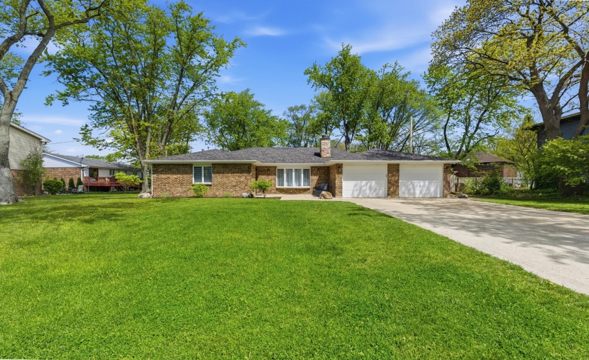52_815 schilling dr - updated 1