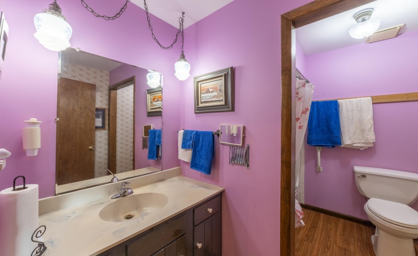 GHallBath1100N0048