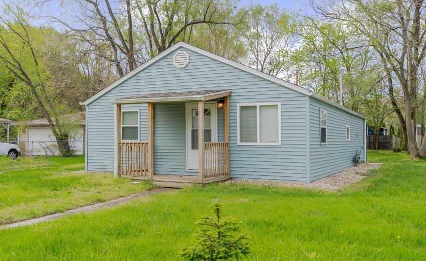 Welcome home to 5227 Bell Ave