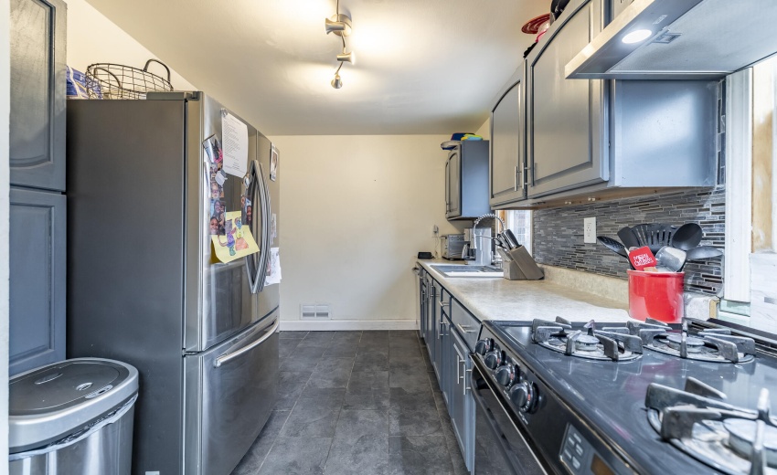 745 Porter St-11