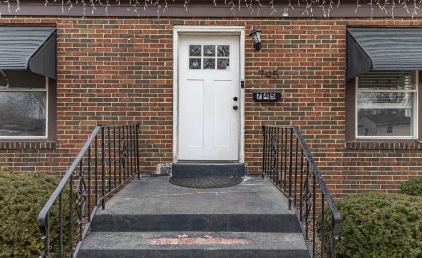 745 Porter St-5