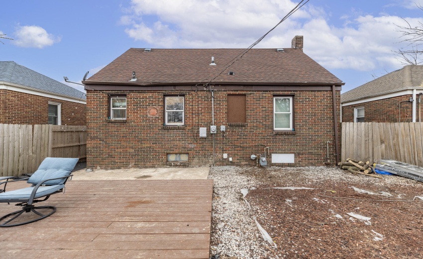 745 Porter St-25