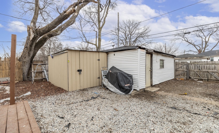 745 Porter St-23