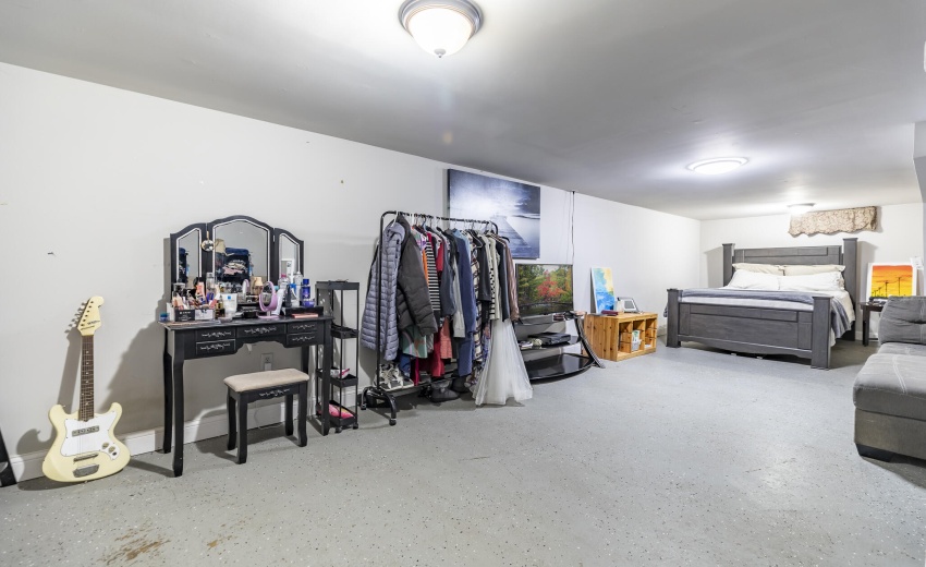 745 Porter St-18