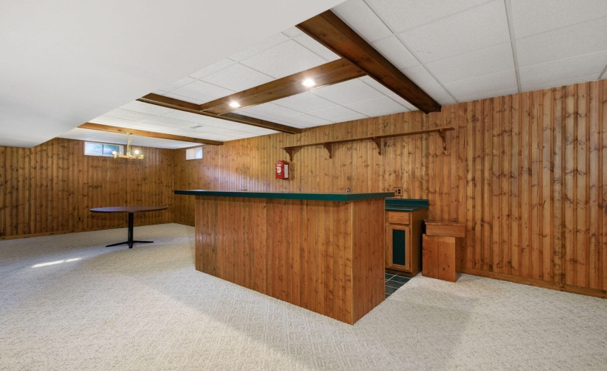 Wet Bar-Basement