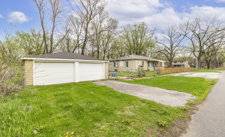 2392 Wheeler St-3