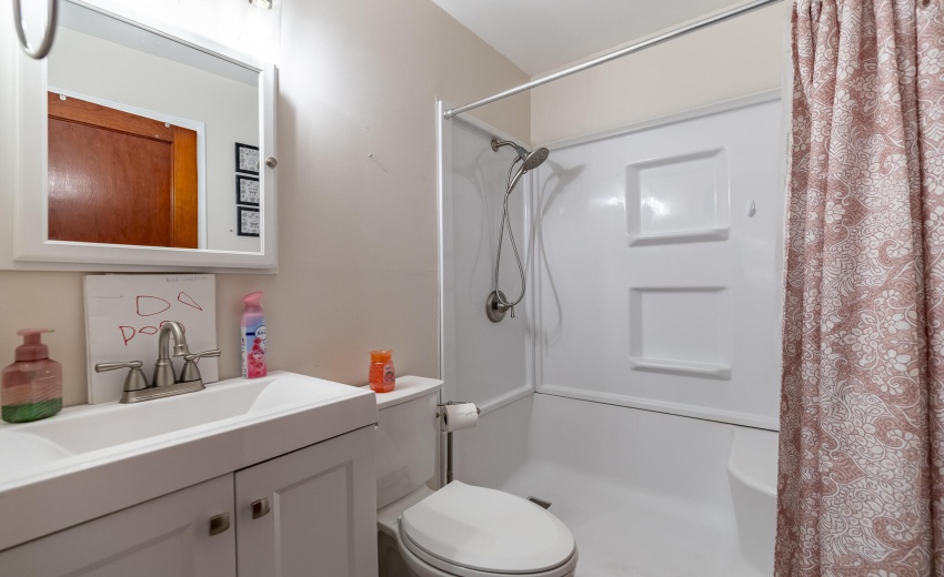 2392 Wheeler St-16