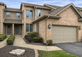 1717 Apple Blossom Drive, Munster, Indiana, 3 Bedrooms Bedrooms, 7 Rooms Rooms,3 BathroomsBathrooms,Residential,For Sale,Apple Blossom,NRA837953
